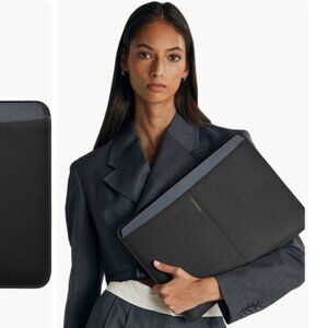 MAISON de SABRÉ - Leather Laptop Sleeve 16 inches